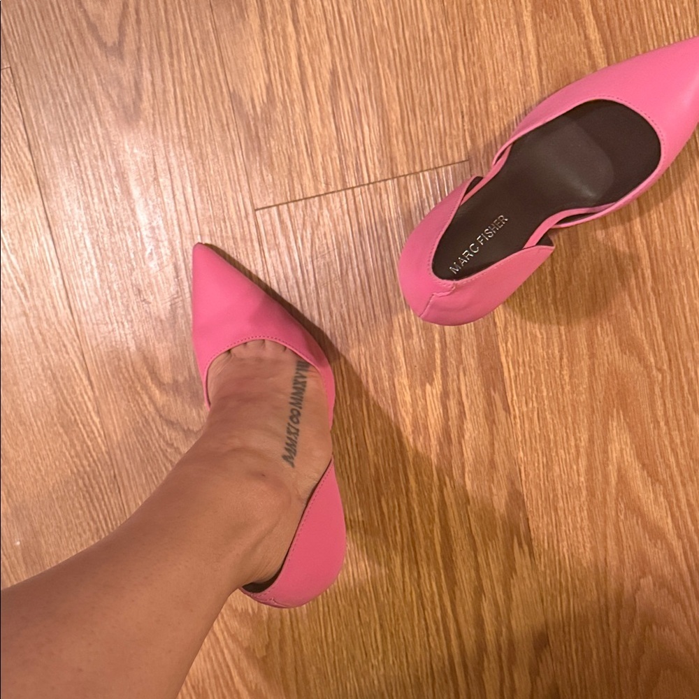 Marc Fisher Vibrant Pink Pointed Heels - Picture 9 of 10